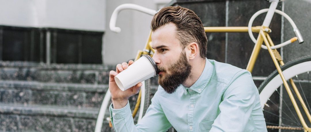 La cera capelli modellante biologica per uomo